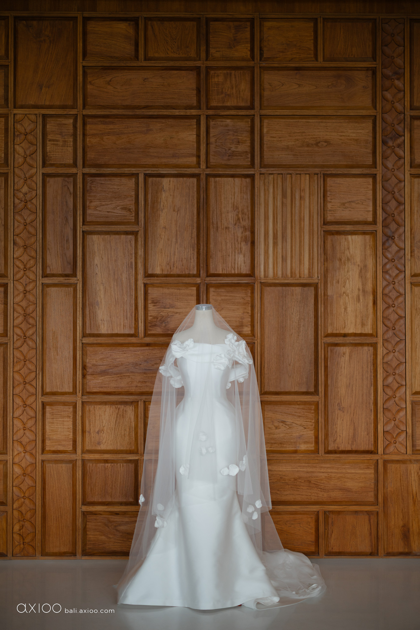 Axioo: A Study in Softness: A Wonderland Uluwatu Wedding in Bali